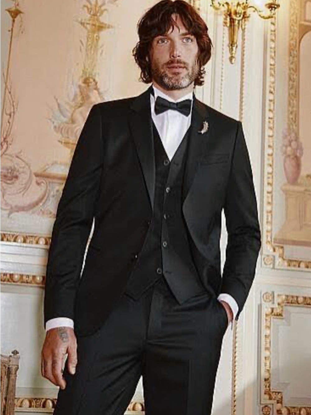 Missoni Black Tuxedo Jacket with Satin Lapels
Authentic